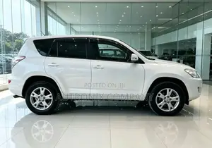 Toyota RAV4 2011 White