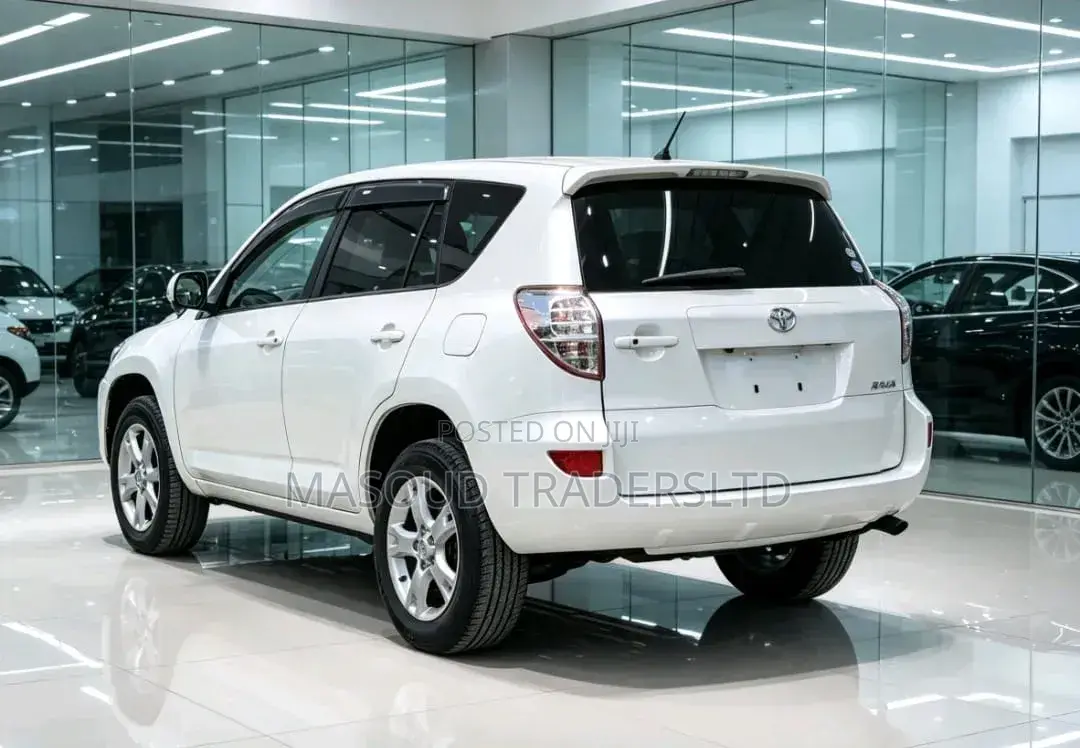 Toyota RAV4 2011 White