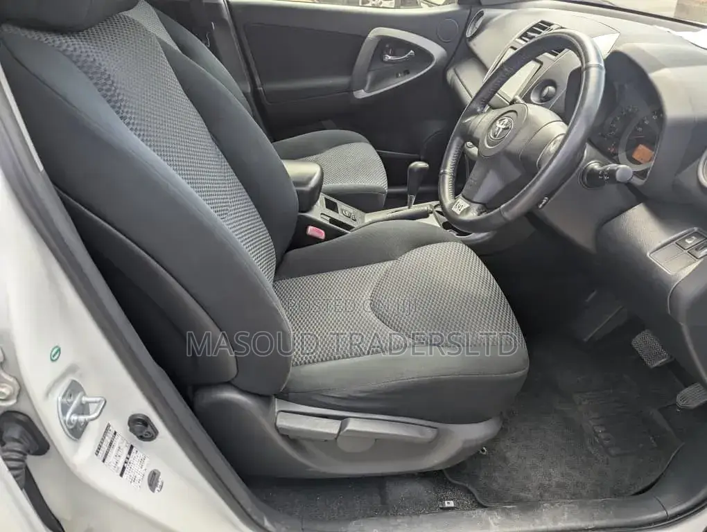 Toyota RAV4 2011 White