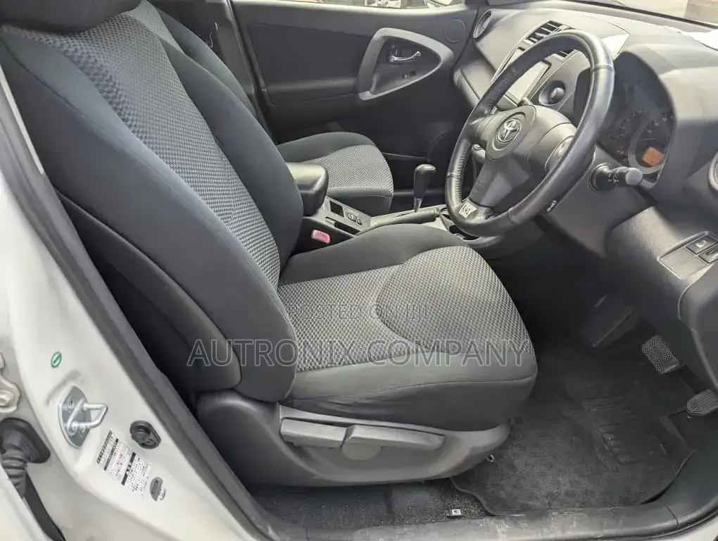 Toyota RAV4 2011 White