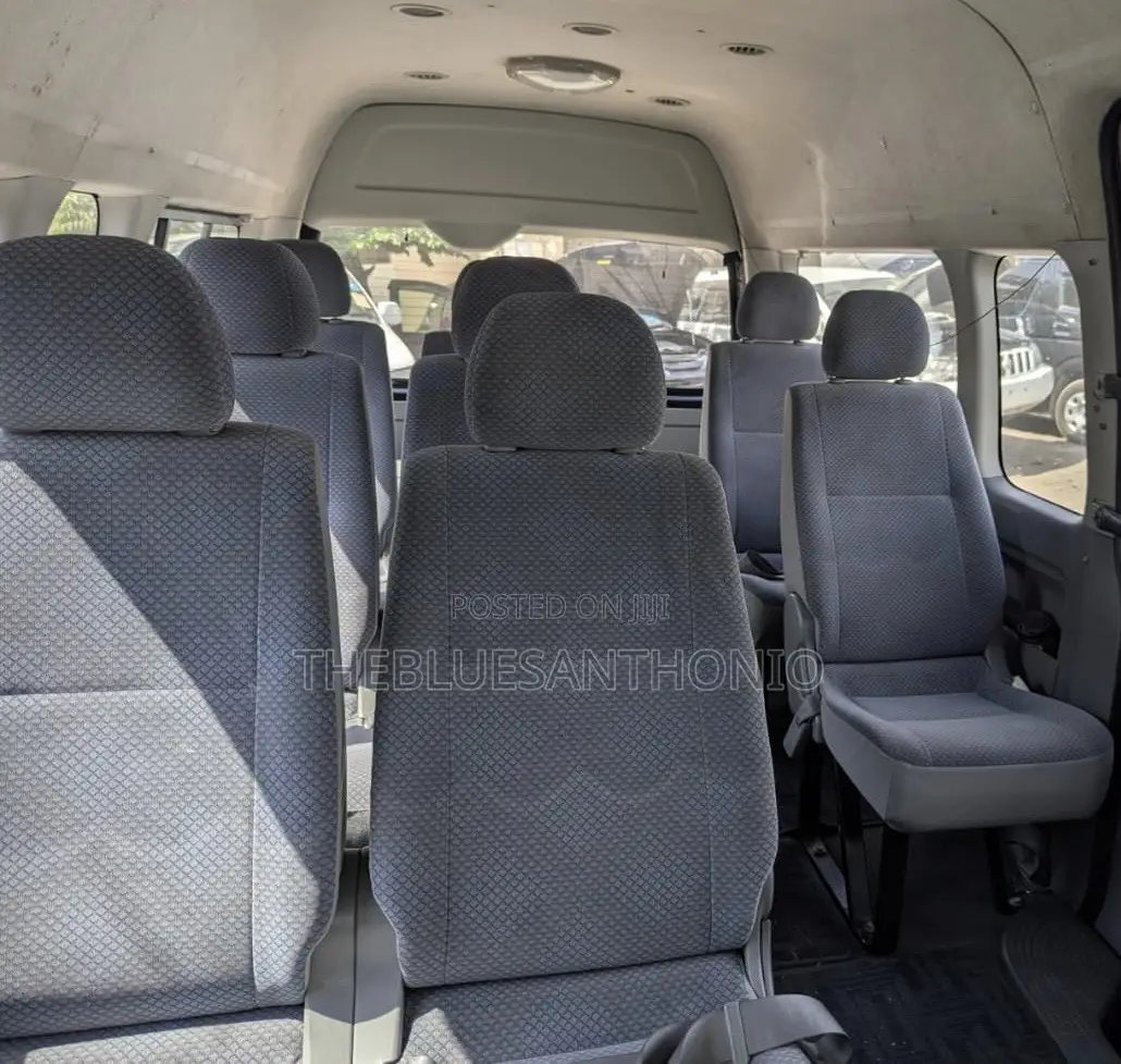 Toyota HiAce 2009 Black