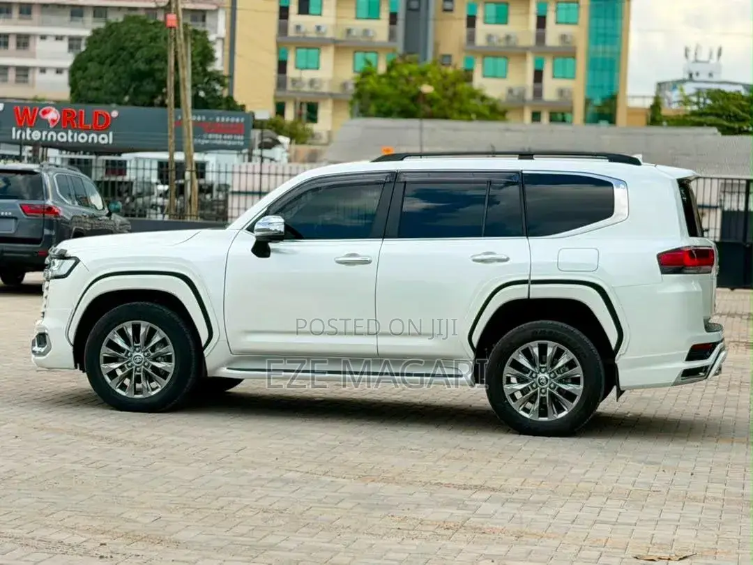 New Toyota Land Cruiser 2024 White