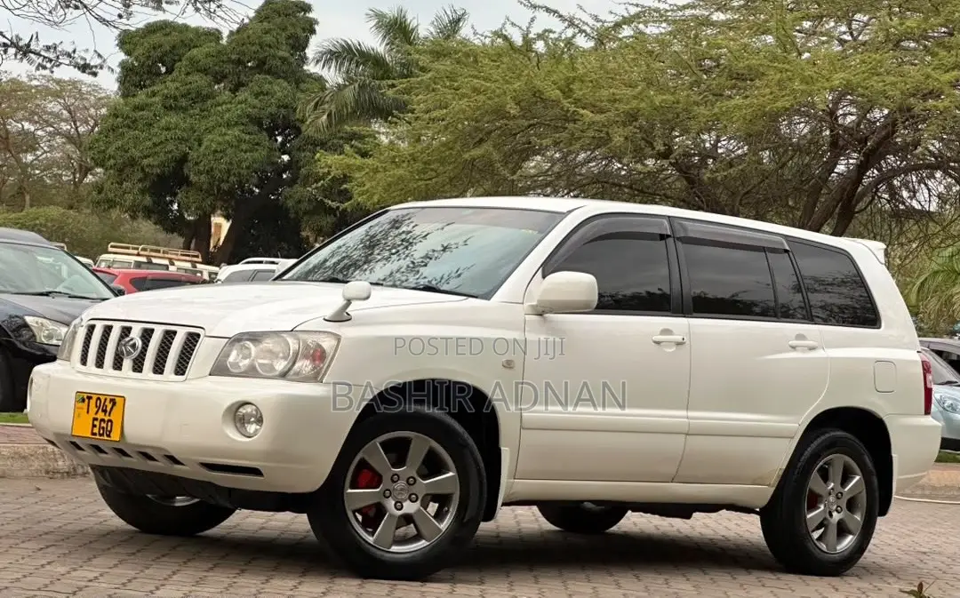 Toyota Kluger 2003 White