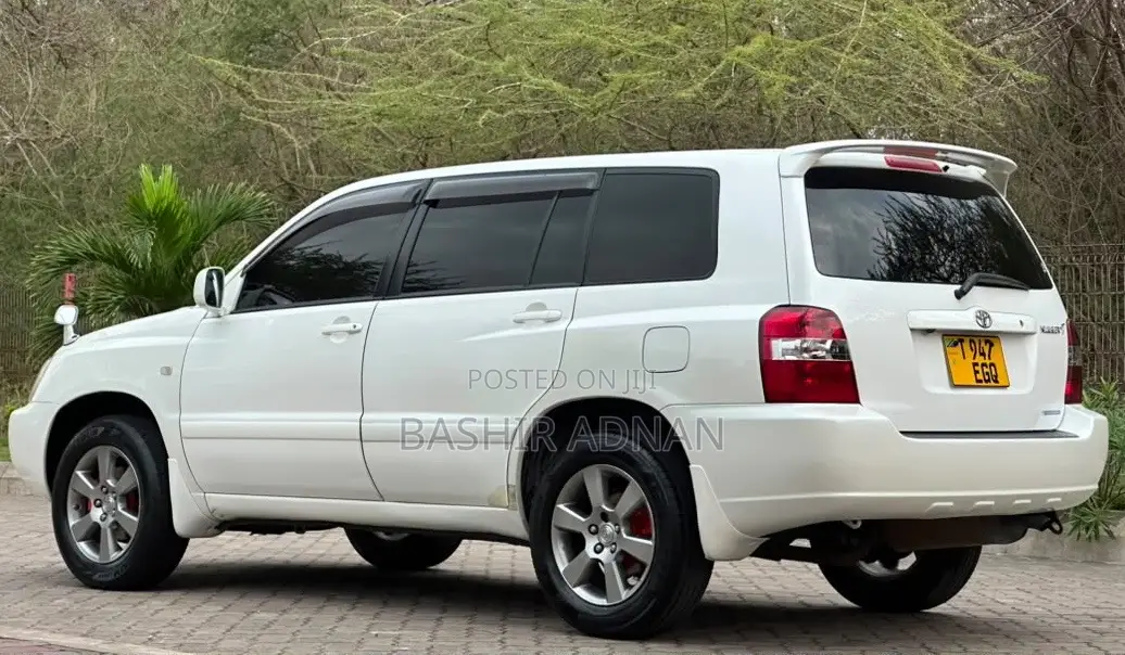 Toyota Kluger 2003 White