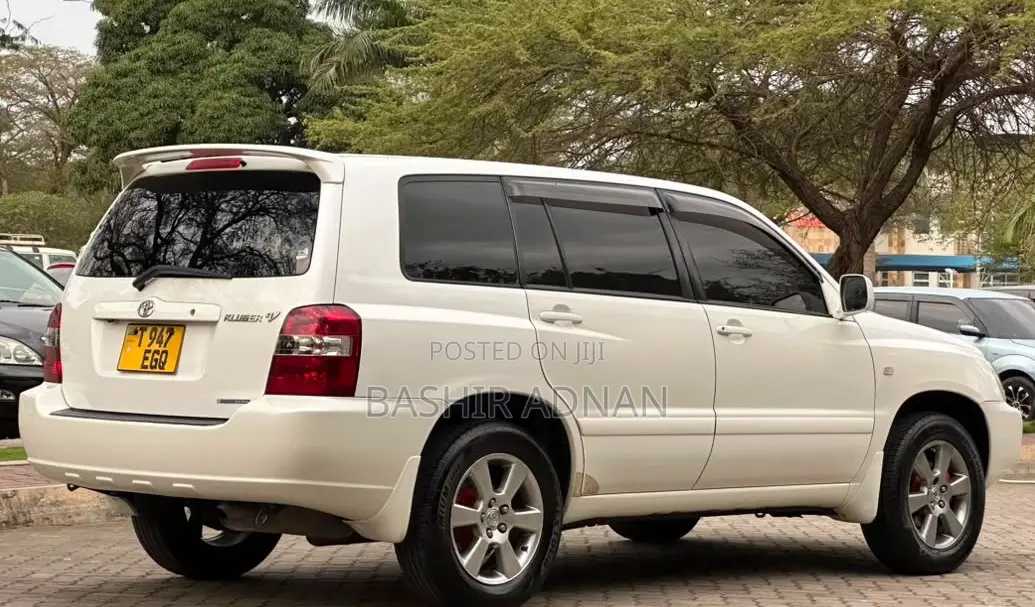 Toyota Kluger 2003 White