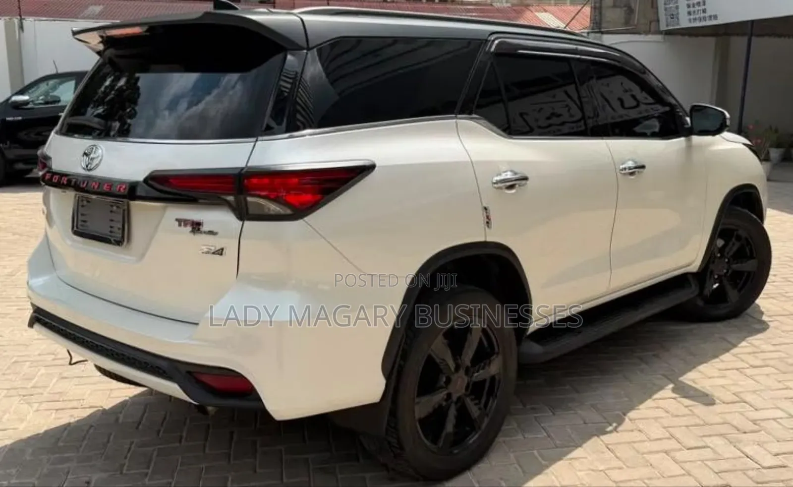 Toyota Fortuner 2.8 D AWD 2017 White
