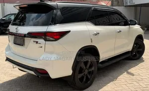 Toyota Fortuner 2.8 D AWD 2017 White