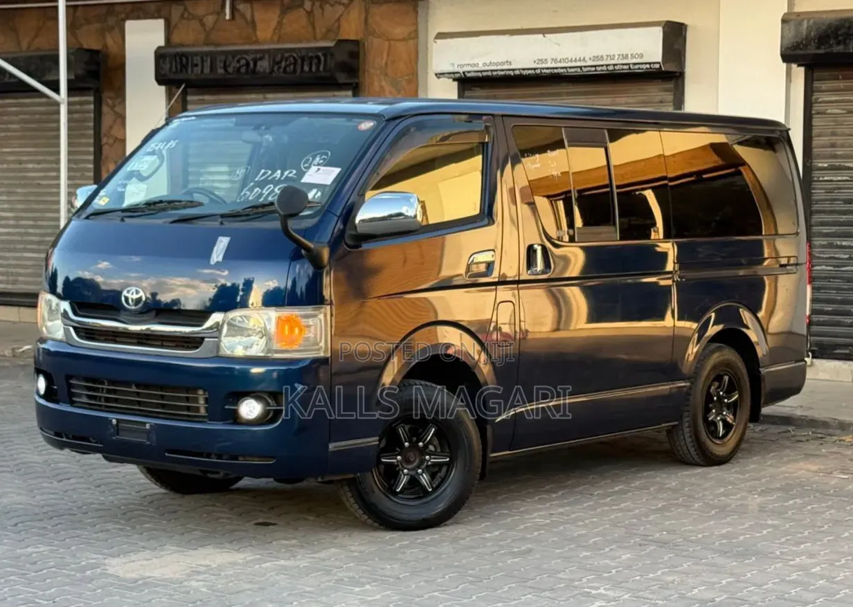 Toyota Grand HiAce 2002 Blue