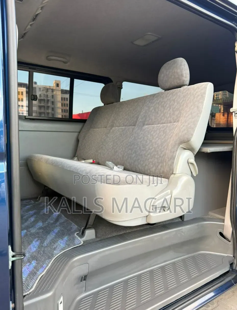 Toyota Grand HiAce 2002 Blue