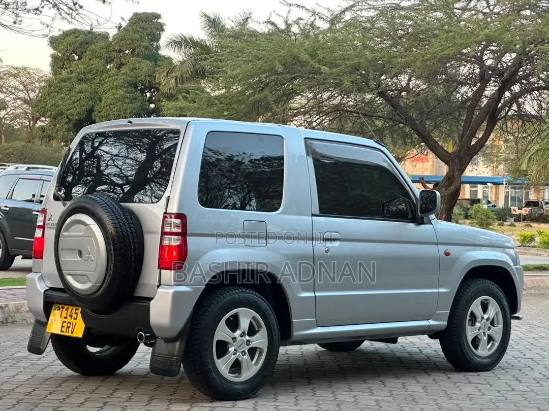 Mitsubishi Pajero 2009 Silver