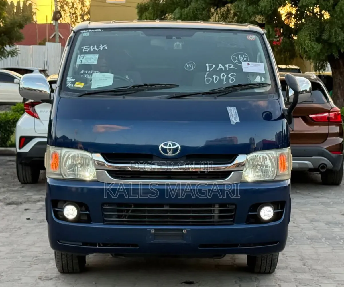 Toyota Grand HiAce 2002 Blue