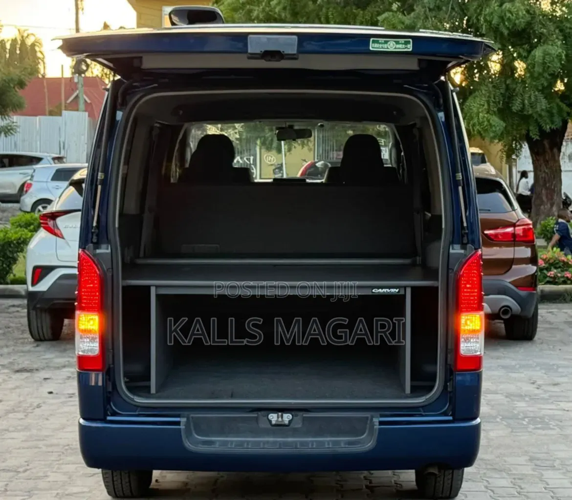 Toyota Grand HiAce 2002 Blue