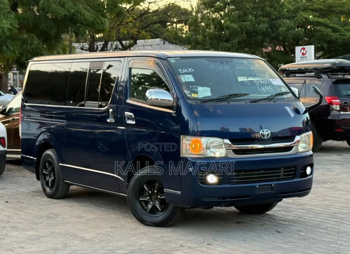 Toyota Grand HiAce 2002 Blue