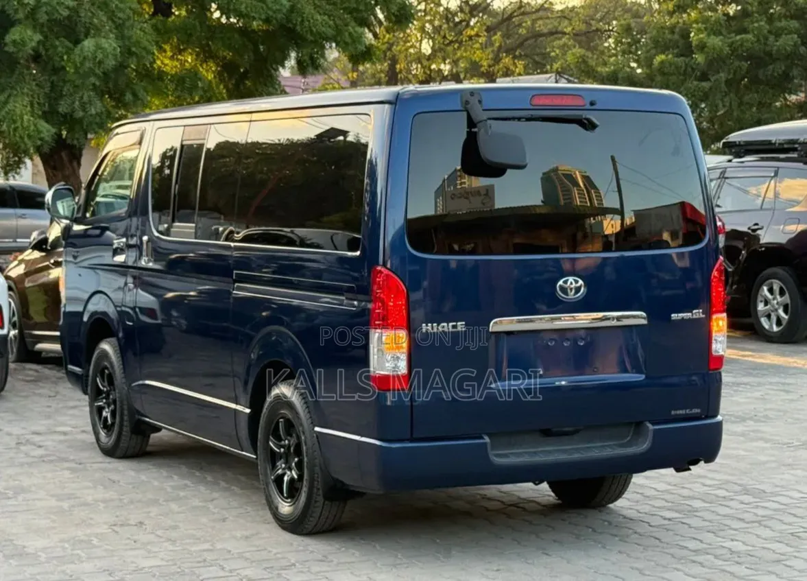 Toyota Grand HiAce 2002 Blue