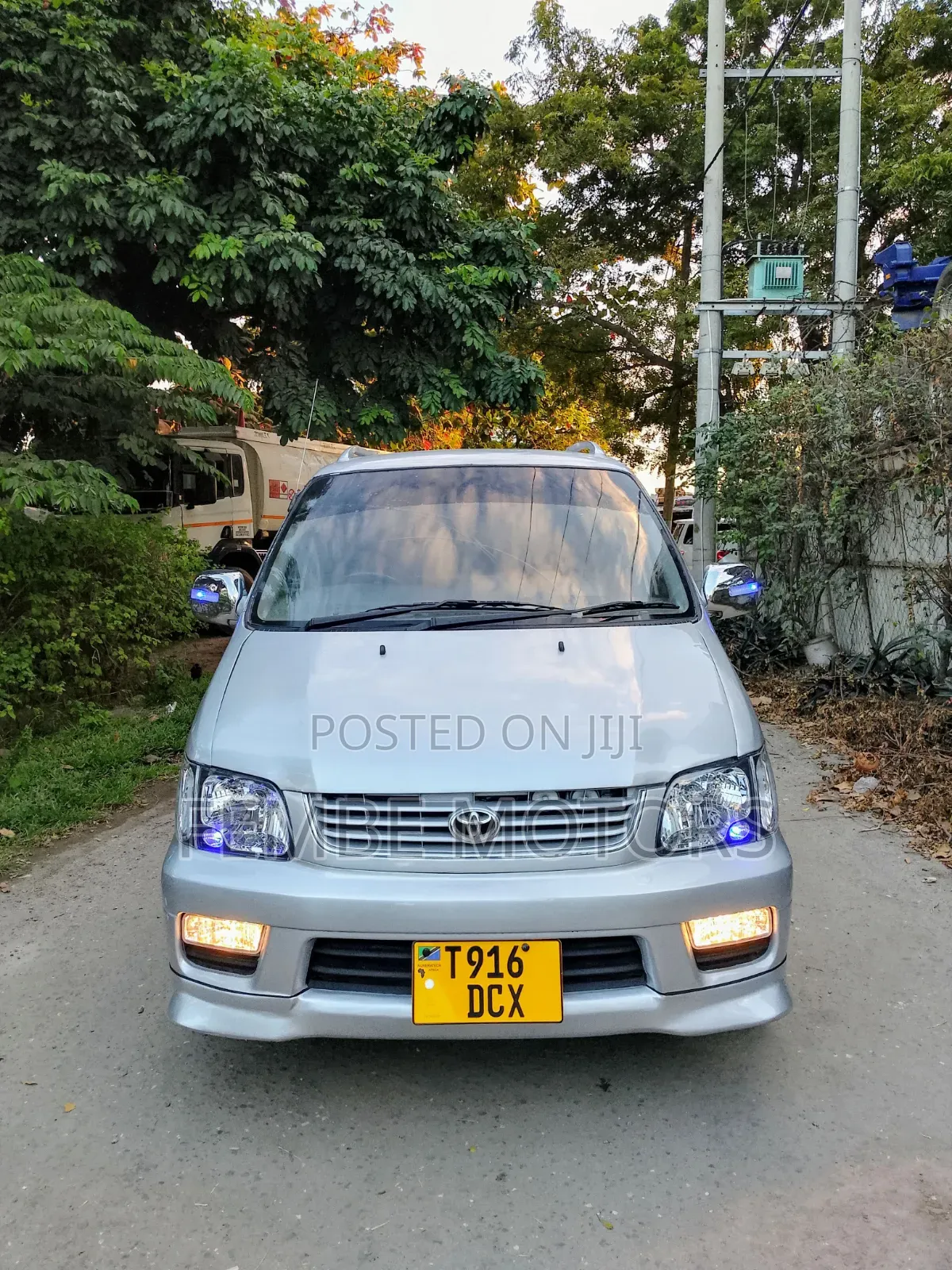 Toyota Noah 2002 Silver