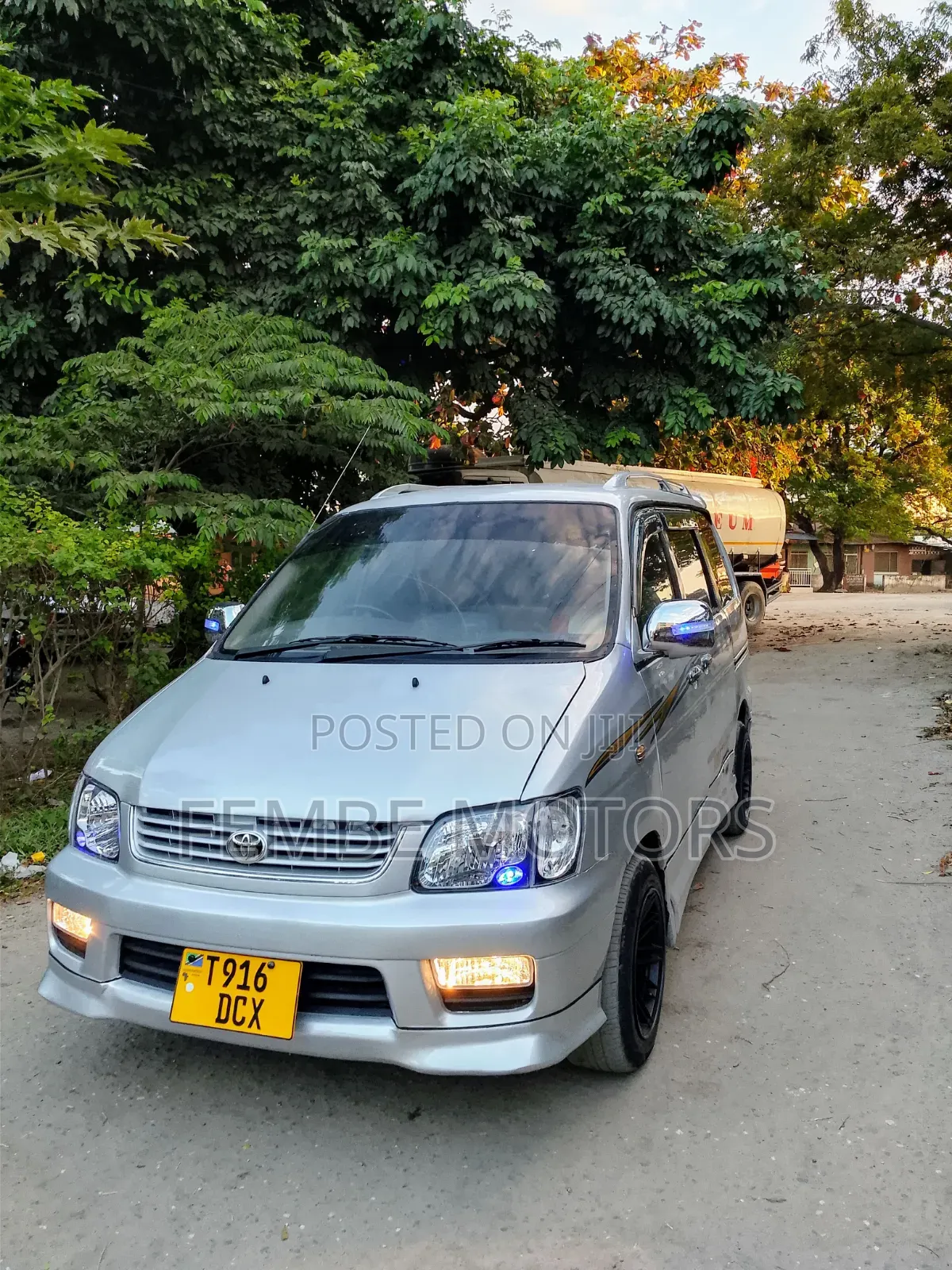 Toyota Noah 2002 Silver