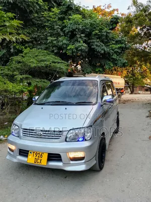Toyota Noah 2002 Silver