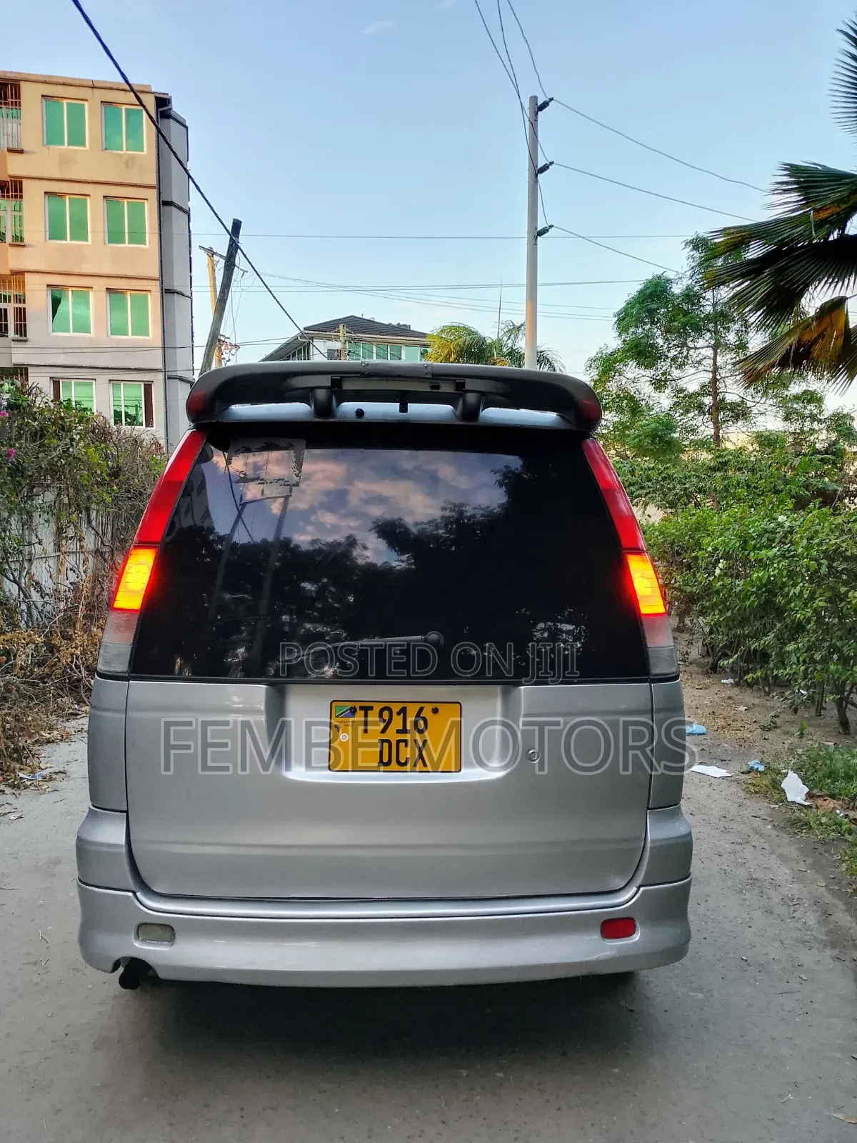Toyota Noah 2002 Silver