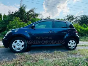Toyota IST 2005 Blue