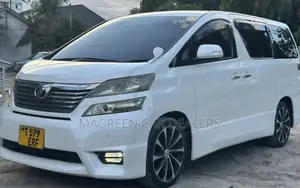 Toyota Vellfire 2010 White
