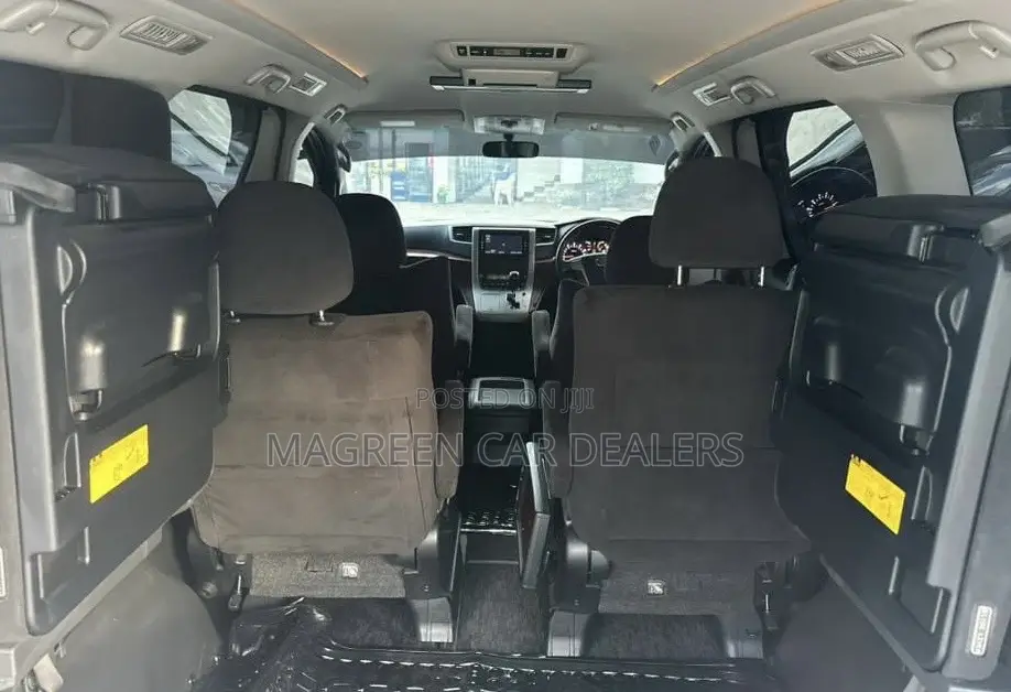 Toyota Vellfire 2010 White