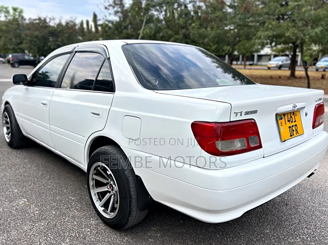 Toyota Carina 2001 White