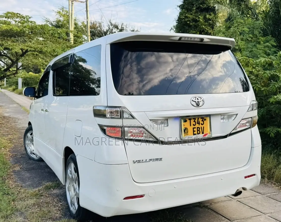 Toyota Vellfire 2011 White
