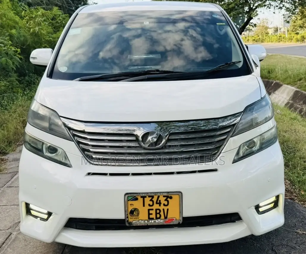 Toyota Vellfire 2011 White