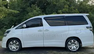 Toyota Vellfire 2011 White