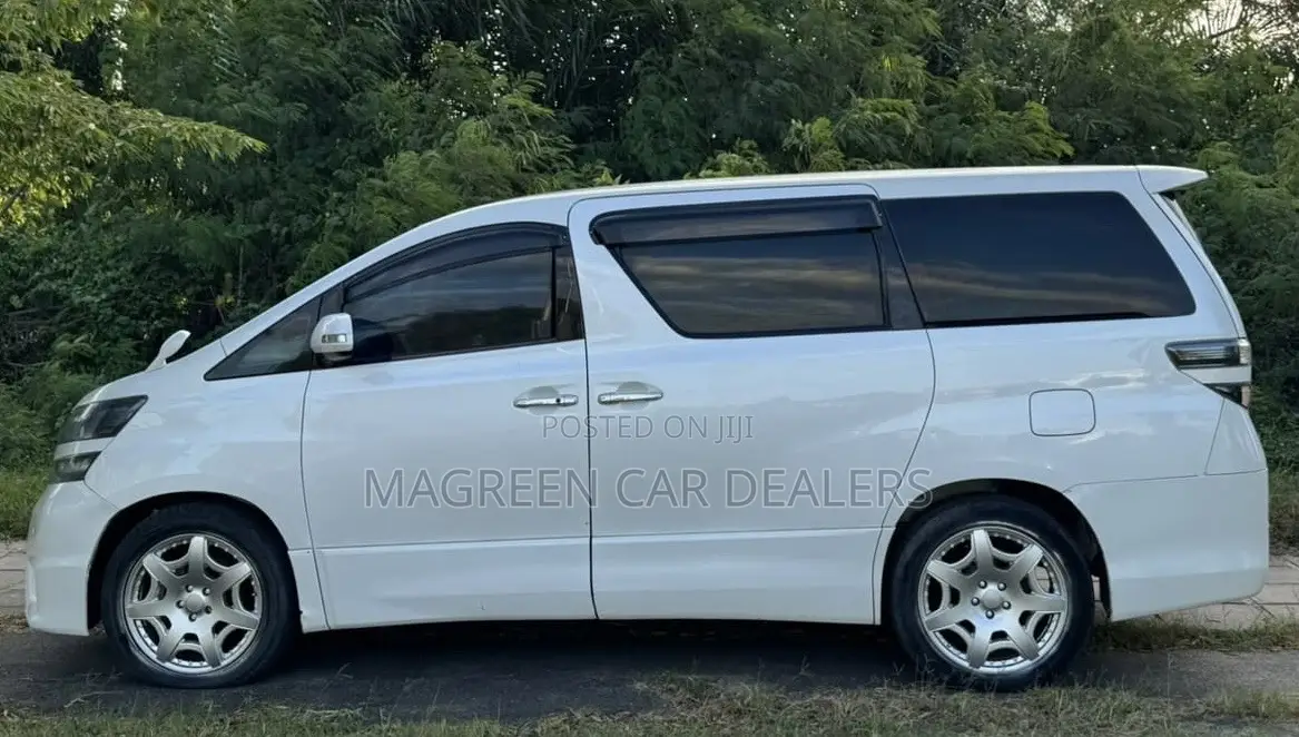 Toyota Vellfire 2011 White
