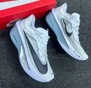 Nike Zoomx Jogging Shoes