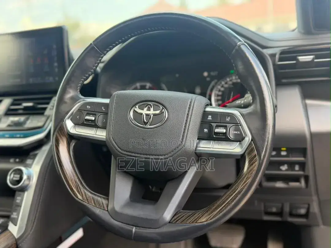 Toyota Land Cruiser 2024 Gray