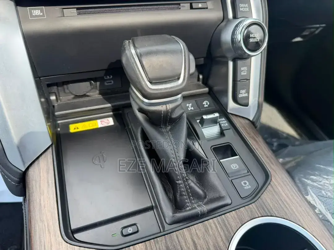 Toyota Land Cruiser 2024 Gray