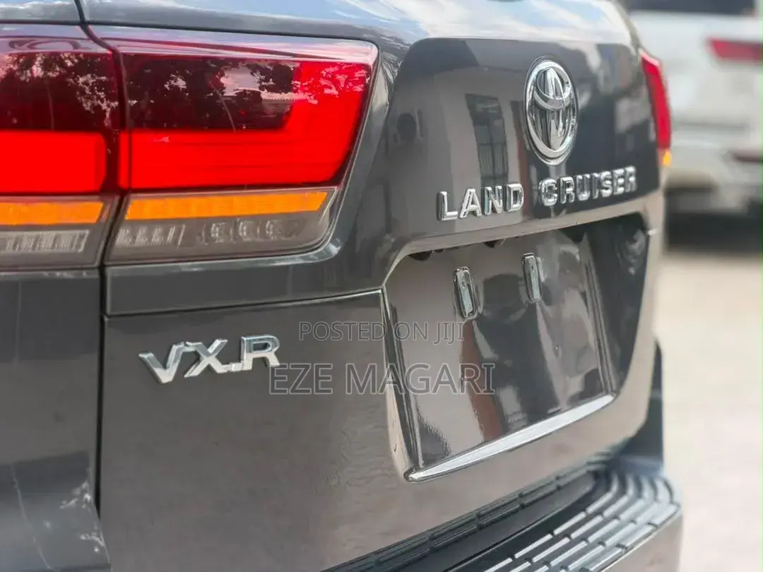Toyota Land Cruiser 2024 Gray