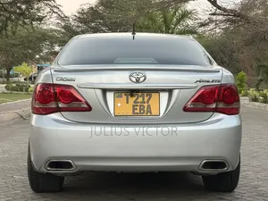 Toyota Crown 2009 Silver