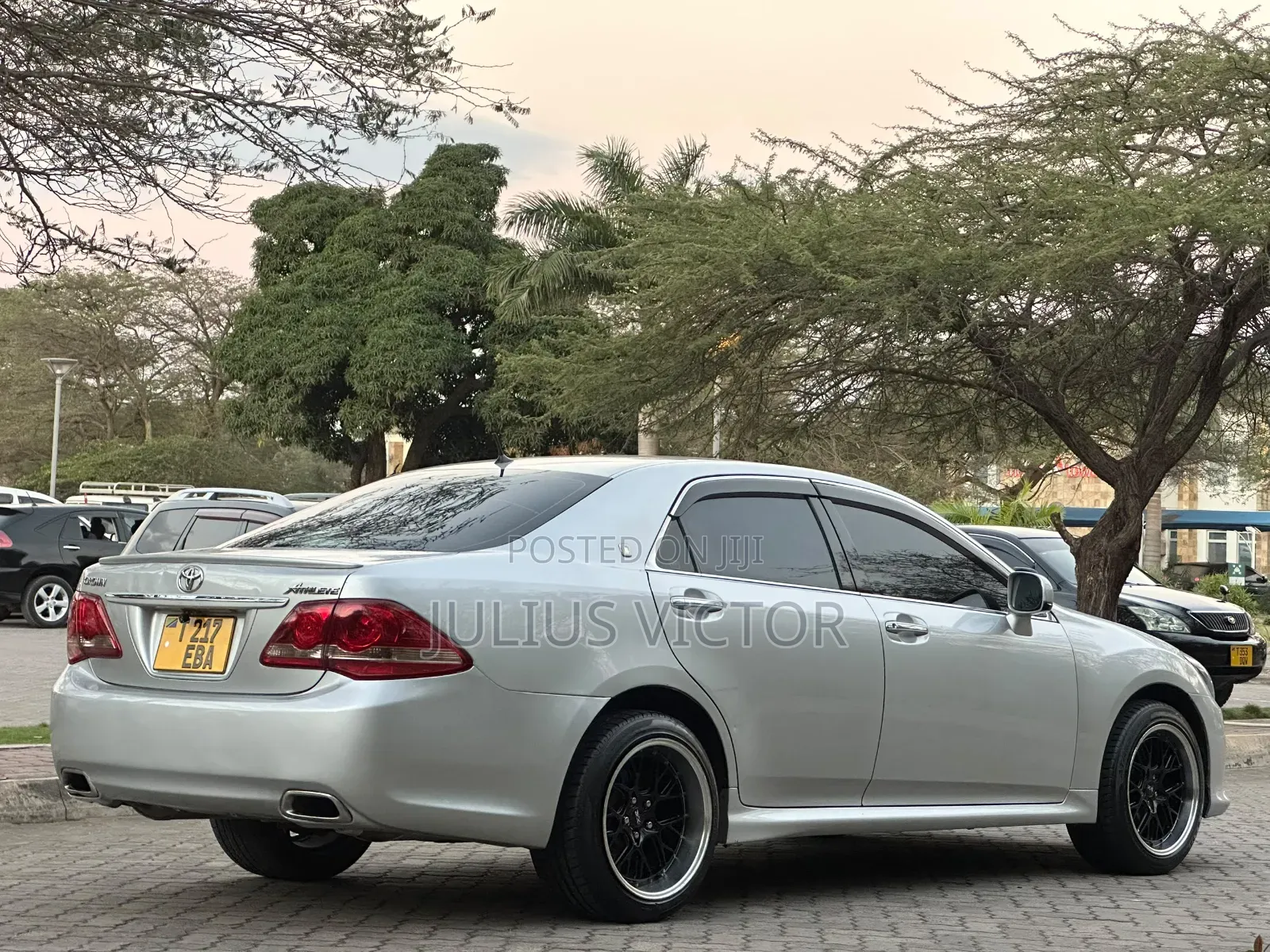 Toyota Crown 2009 Silver