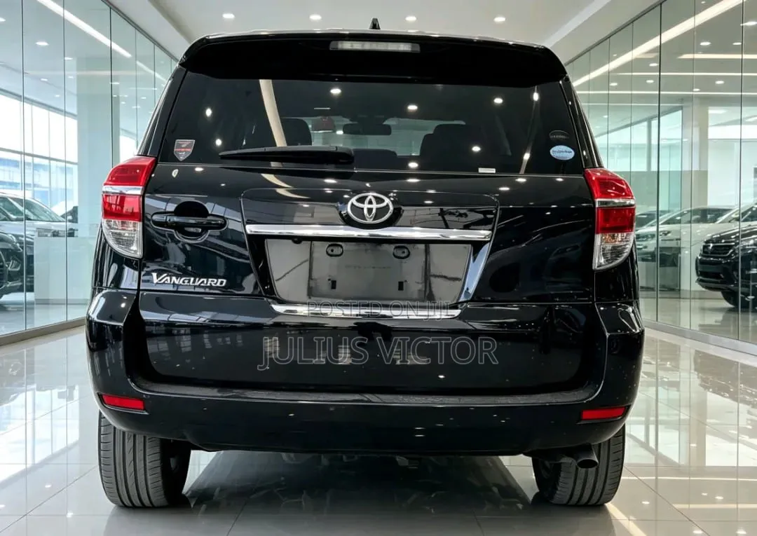 Toyota Vanguard 2011 Black