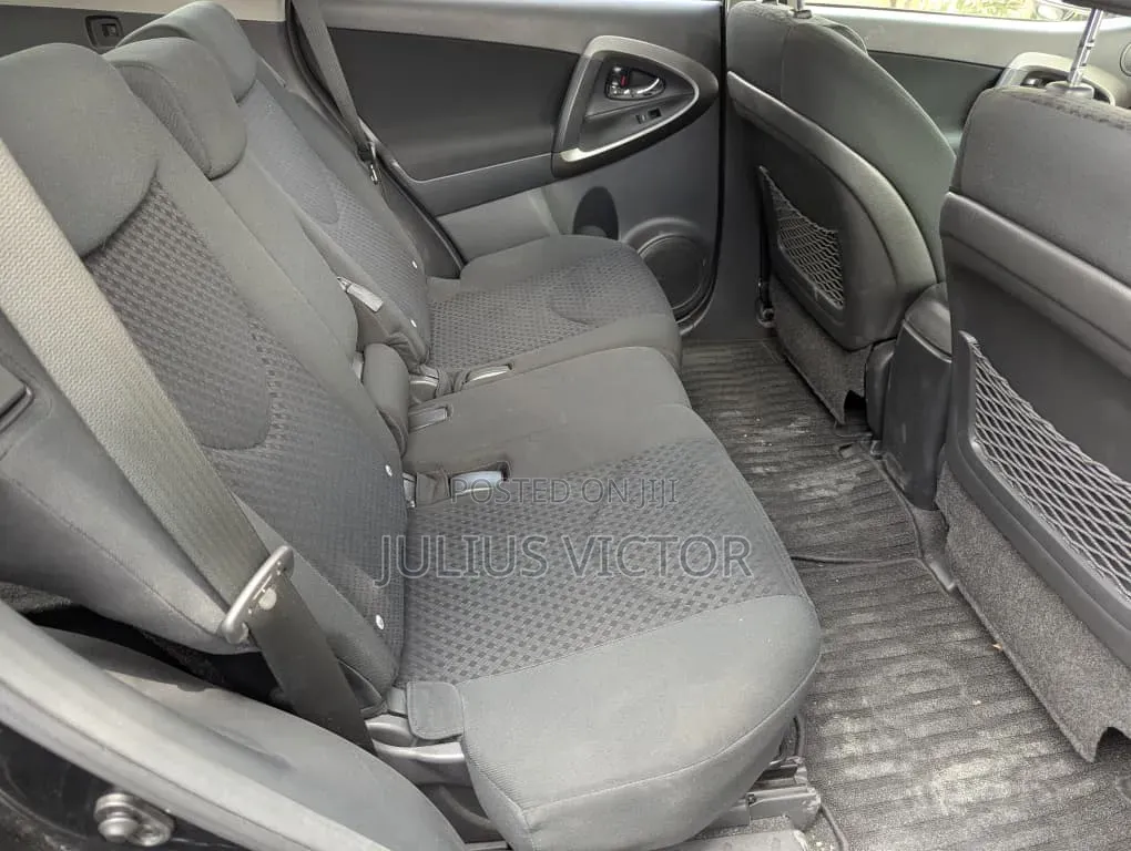 Toyota Vanguard 2011 Black