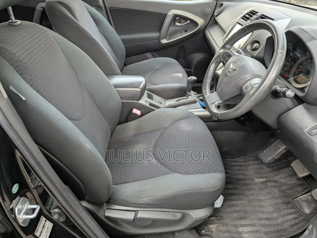 Toyota Vanguard 2011 Black