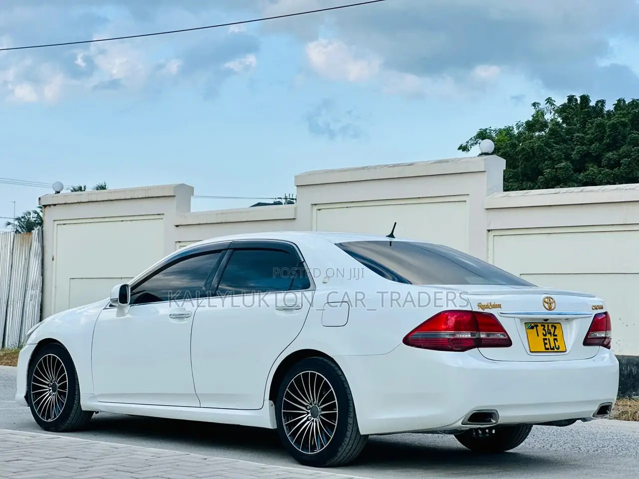 Toyota Crown 2010 White
