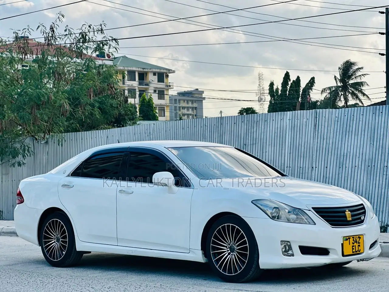 Toyota Crown 2010 White