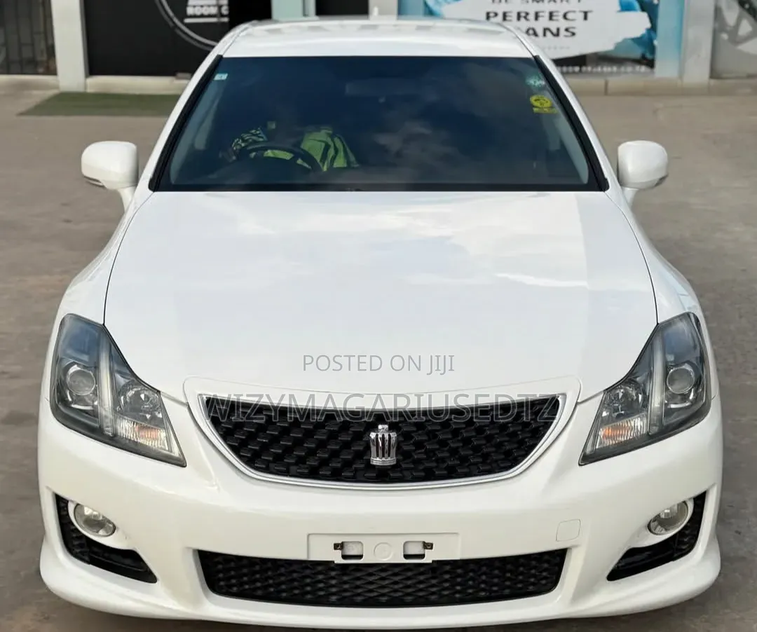 Toyota Crown 2009 Gold