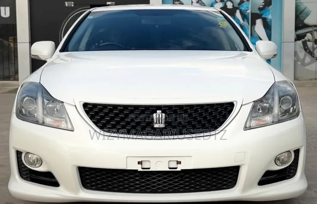 Toyota Crown 2009 Gold