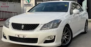 Toyota Crown 2009 Gold