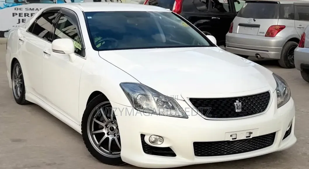 Toyota Crown 2009 Gold