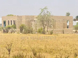 Kiwanja Kinauzwa Buswelu - Ilalila ( Nebrix Schools Mwanza ) SQM 20x21