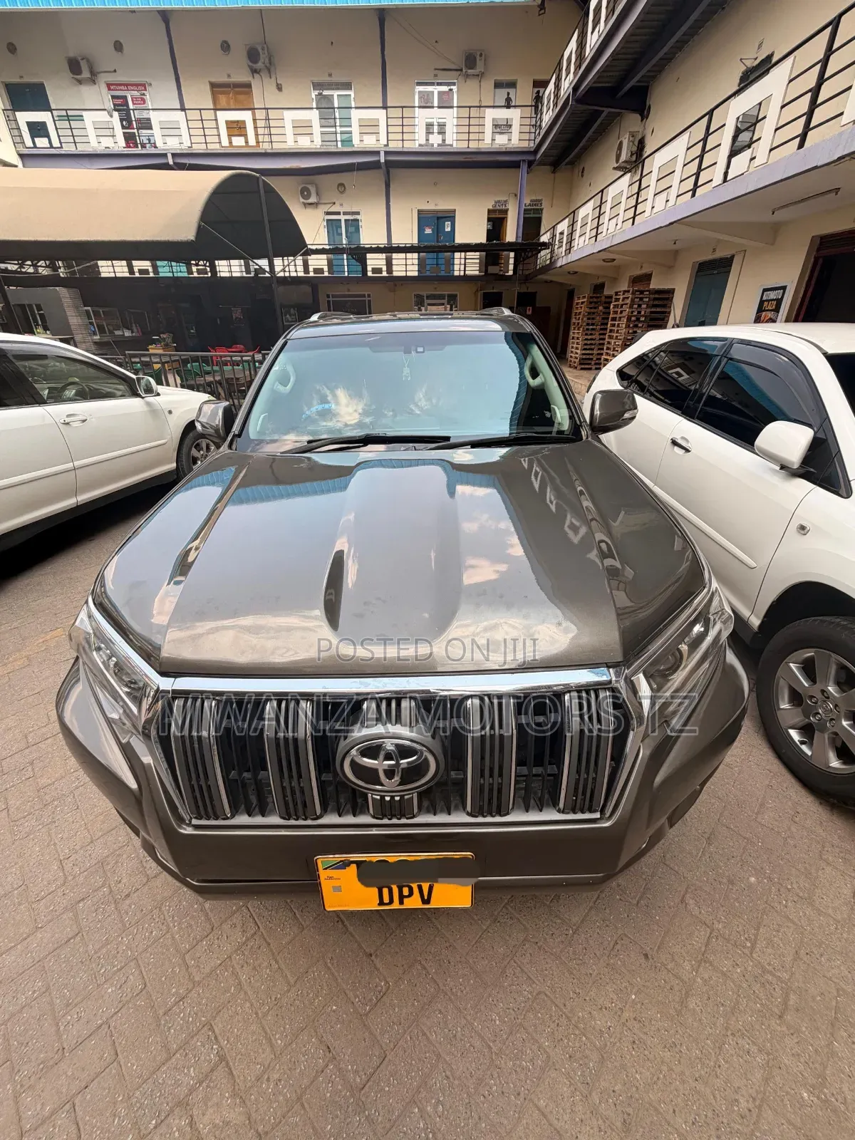 Toyota Land Cruiser Prado 2018 Gray