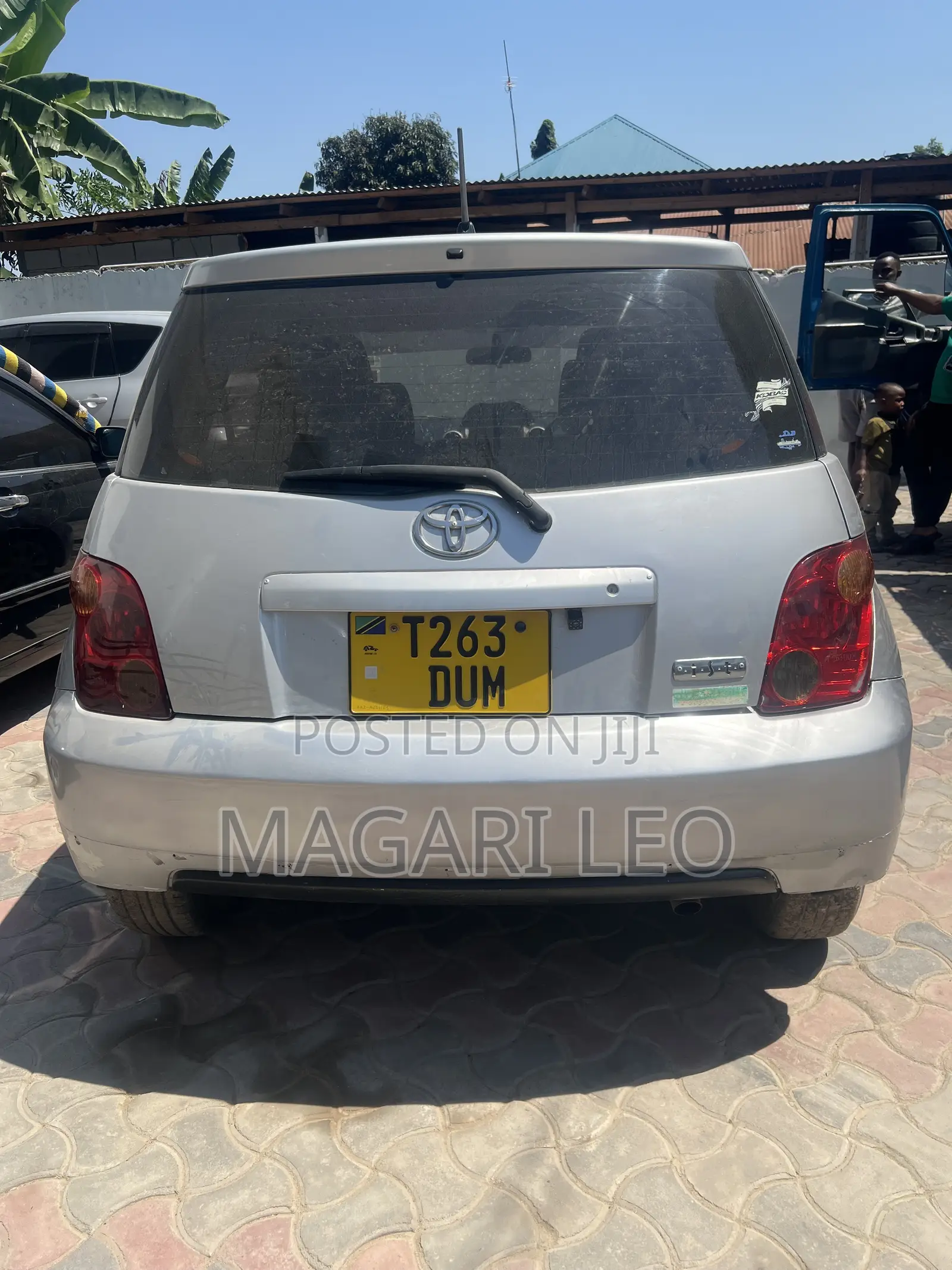 Toyota IST 2004 Silver