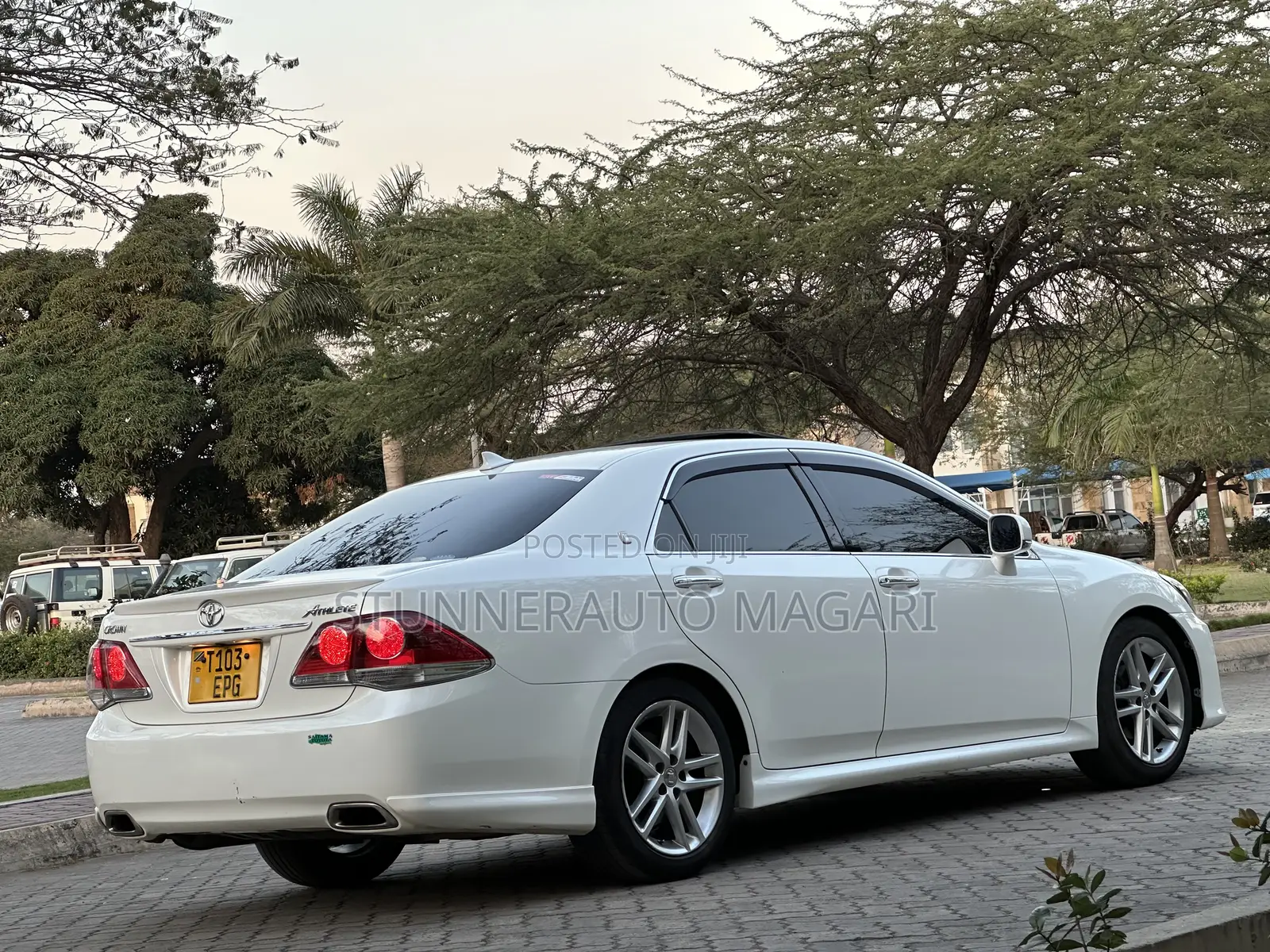 Toyota Crown 2012 Pearl