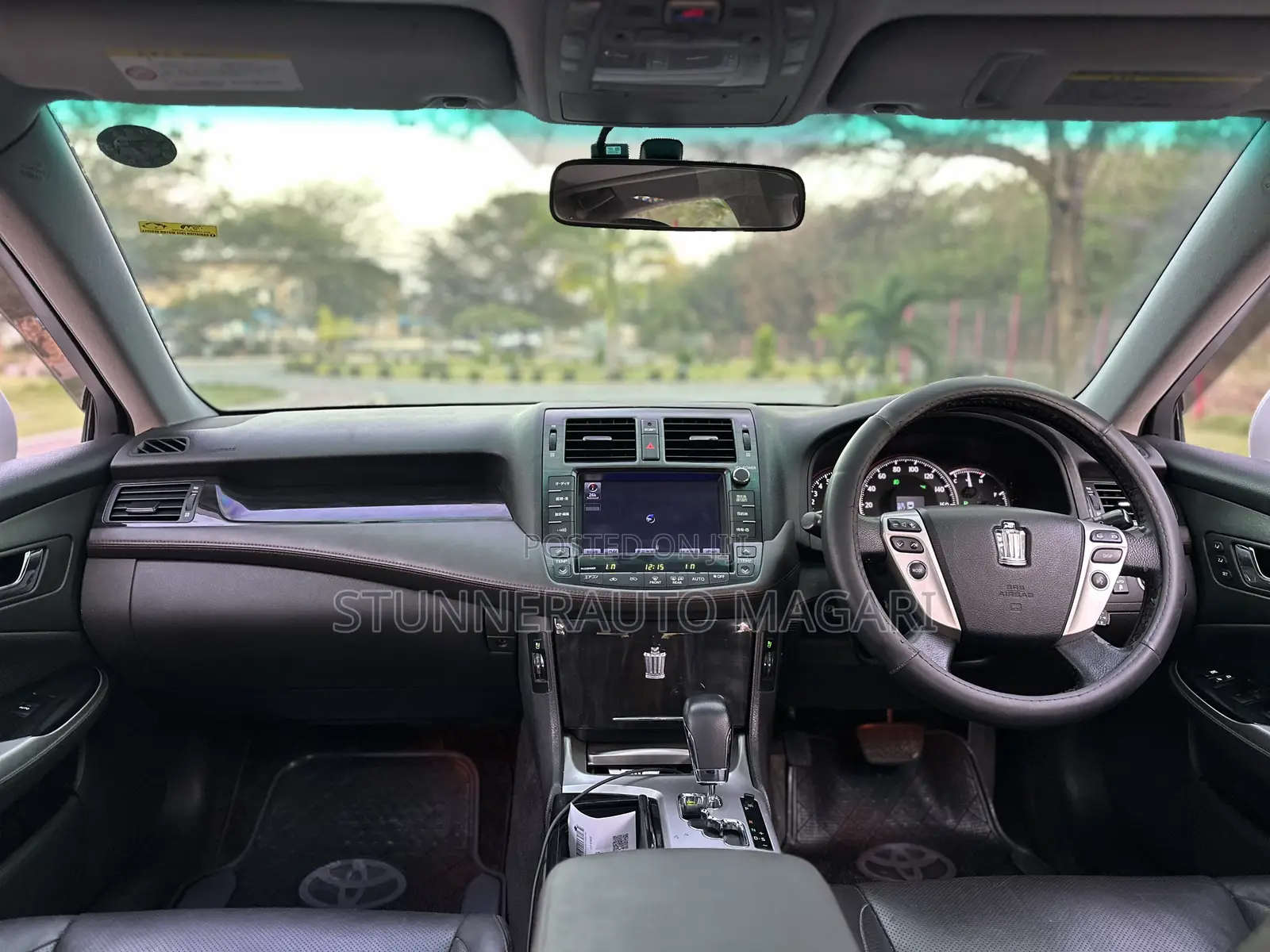 Toyota Crown 2012 Pearl